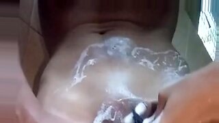 sunny leone videos plays with her tight wet pussy