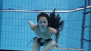 hot stepmom swimming pool sex