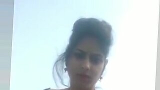 aunty saree blouse removing dress changing 3gp videos