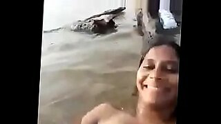 first time sex with blood in hindi