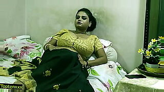 indian bhabhi pehli bar chudai