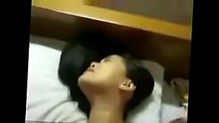 gadis kecil di ajarin ngentot