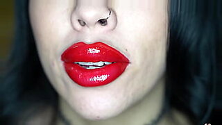 red-lips-asmr