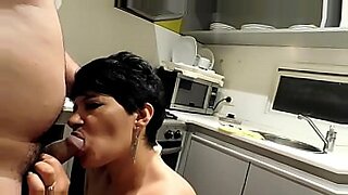 chubby pinay binosohan habang naliligo sa banyo xxx video