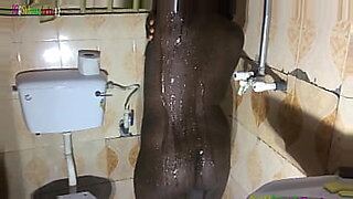 indian desi village aunty open bathing video