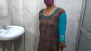 desi-home-made-nude-in-bathroom