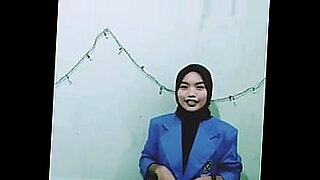 kakak-lagi-buka-baju