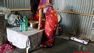 bengali-boudi-sanitary-pad-change